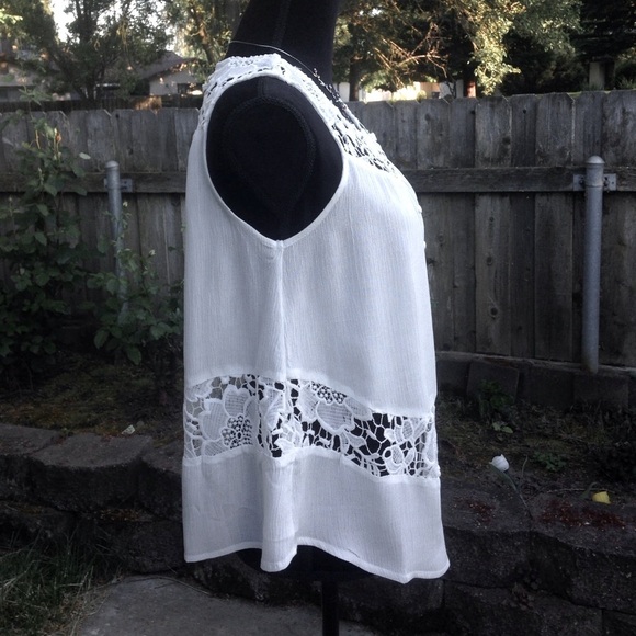 Ivory rayon lace panel sleeveless peasant blouse size M, NWT - Picture 2 of 4